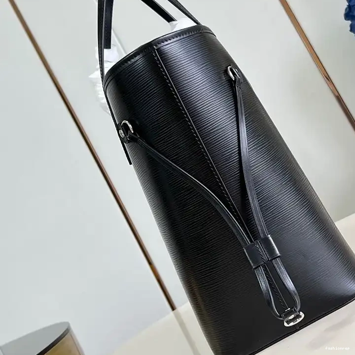 Fashionrepsfam ru Bags 2411YA0267 LV 0523
